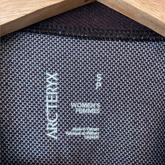 Arc’teryx pullover - Picture 2 of 2